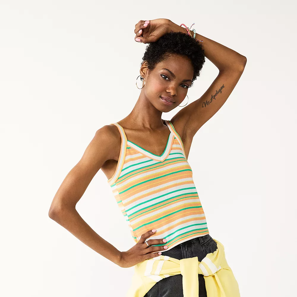 Juniors' SO® Cropped Wide Strap Cami - Image 4