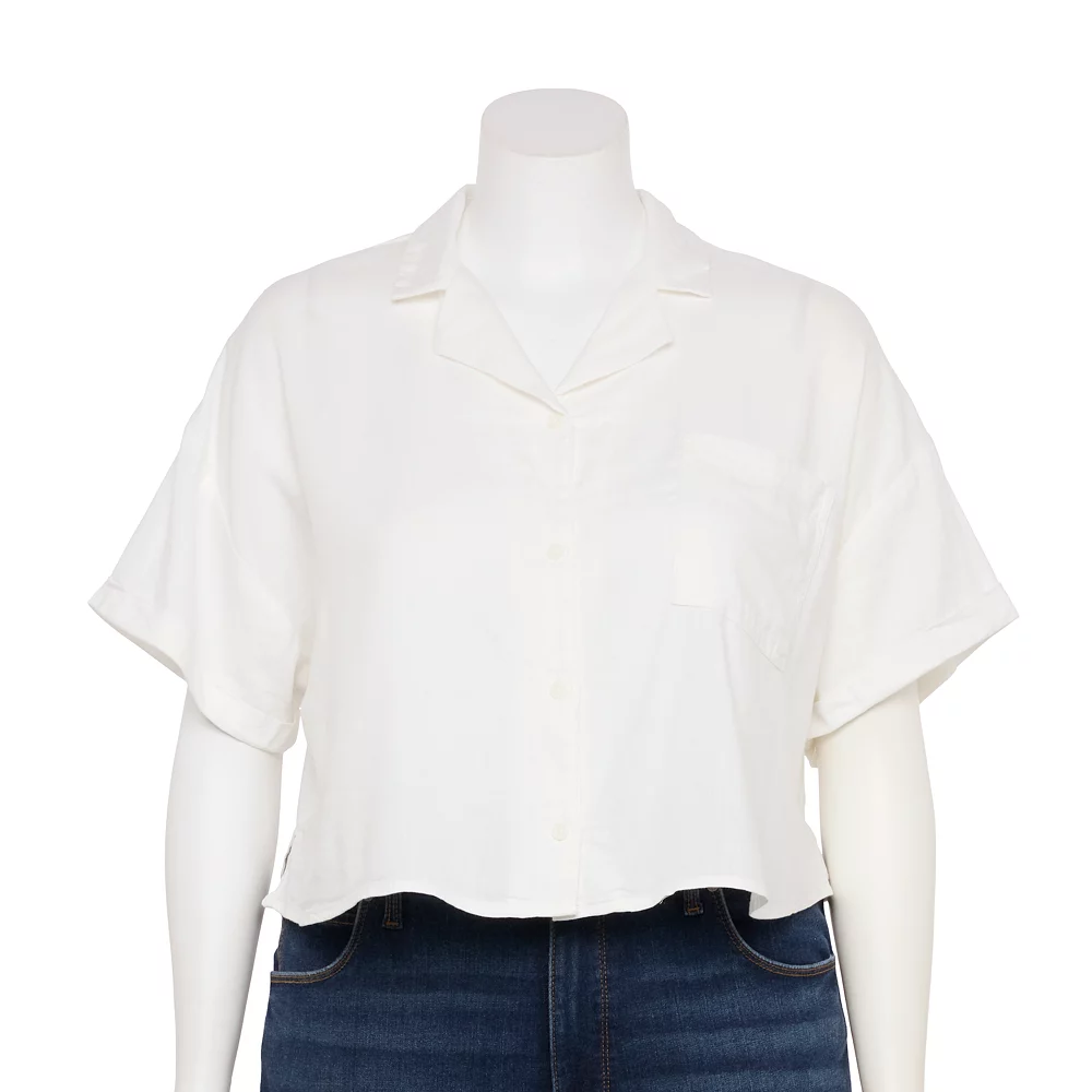 Juniors' Plus Size SO® Cropped Button Down Shirt