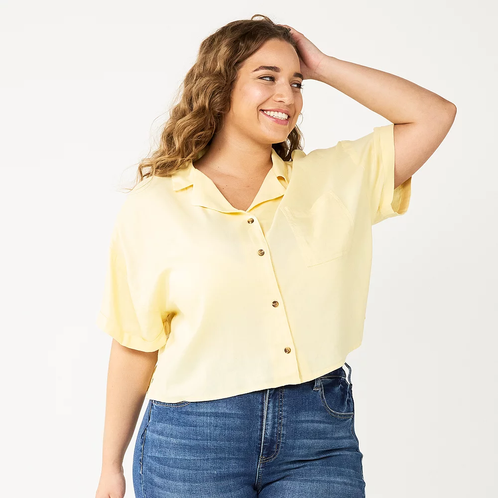 Juniors' Plus Size SO® Cropped Button Down Shirt - Image 3