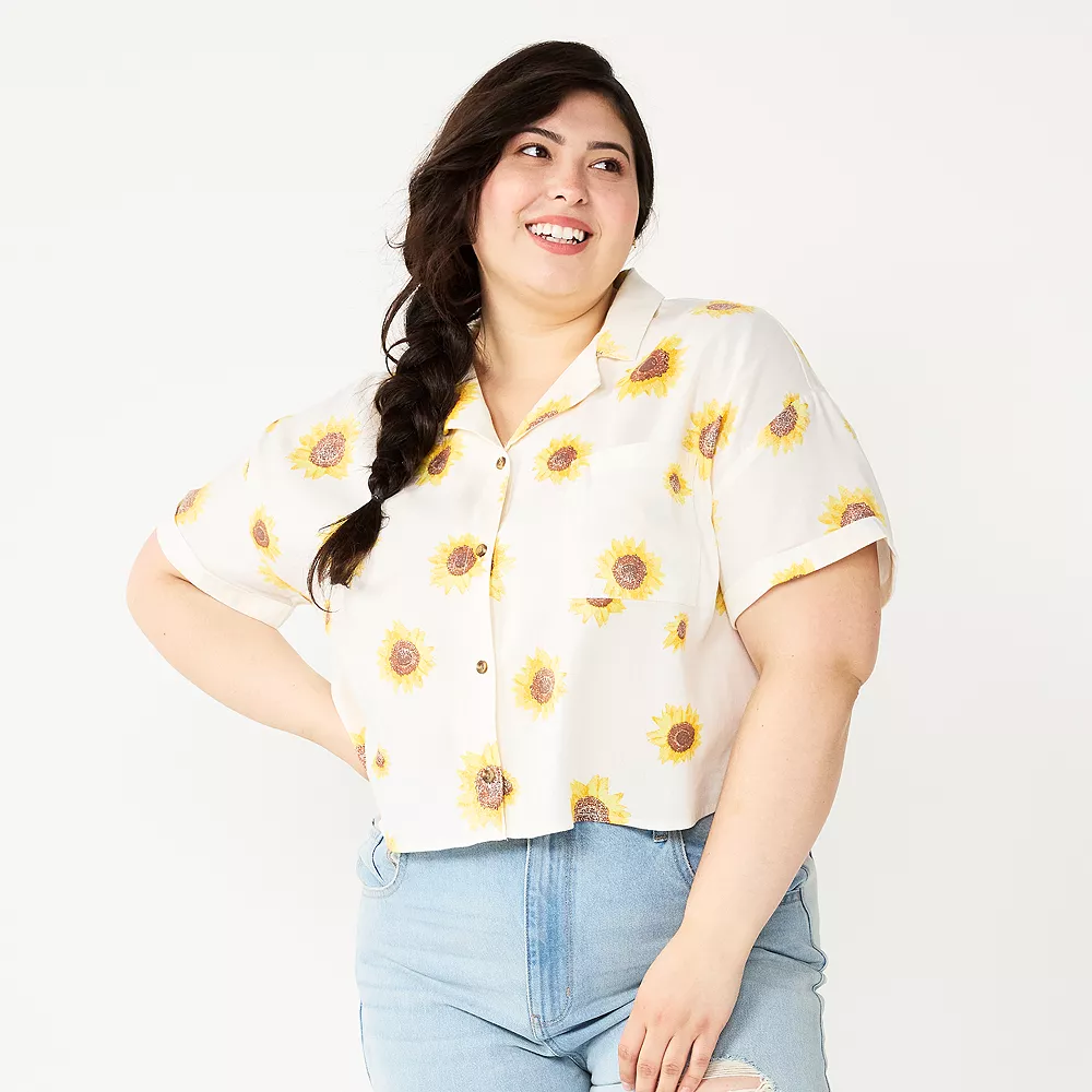 Juniors' Plus Size SO® Cropped Button Down Shirt - Image 8