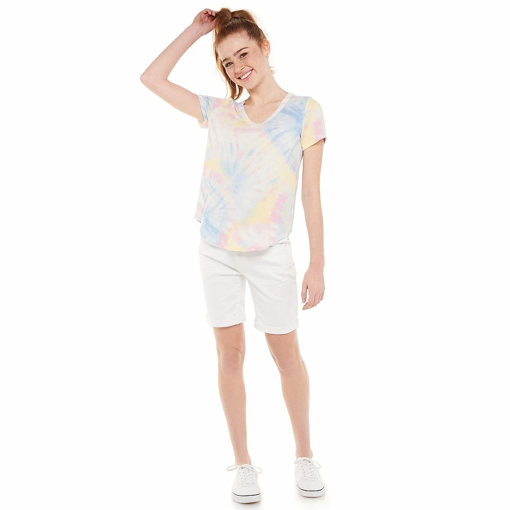 Juniors' SO® Favorite V-Neck Short Sleeve Tee - Image 6